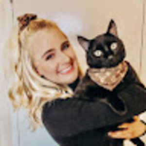 Meet your Posher, Chloe